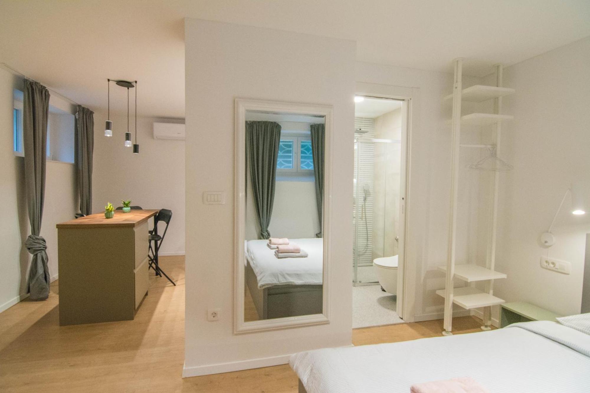 Romiru Rooms And Studio Apartment Split Extérieur photo
