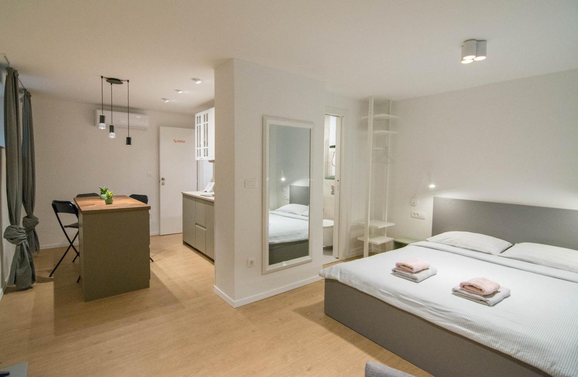 Romiru Rooms And Studio Apartment Split Extérieur photo